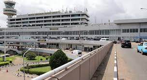 Airport Worker Returns $1,700 and Passports to Passenger at Lagos Airport