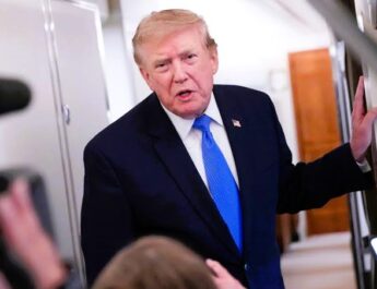 Trump Sets Date for Iran Talks After Calling Off ‘Massive’ Weekend Strike