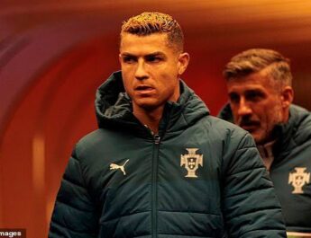 Cristiano Ronaldo Set for Showdown Talks With Manager After Being Benched for First Time in 18 Years