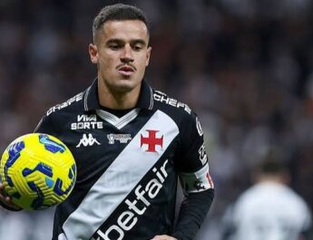 Philippe Coutinho Reunites With Neymar at Santos in Surprise Move